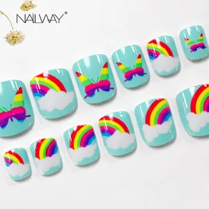 Al por mayor de fábrica de uñas falsas para niños colorido arco iris los niños lindos, uñas postizas, pulse en uñas, con pegamento de uñas falsas Artificial