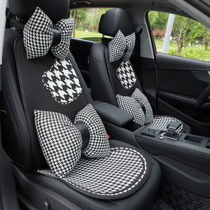 Cojín de Asiento de Coche de Seda Helada con Diseño de Pata de Gallo y Oso, Alfombrilla Antideslizante Refrigerante, Elegante Set de Accesorios Interiores para Coche - Product Image 1