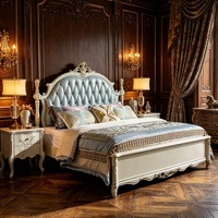 Lit de style rococo français en bois massif, tête de lit capitonnée en cuir bleu clair, sculpté, pour chambre à coucher (tailles King et Queen)