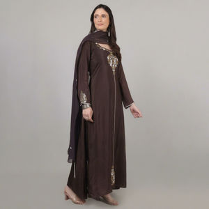 Conjunto de 3 piezas de ropa elegante para mujer, vestido Chudidar Dupatta color marrón con adornos de perlas y lentejuelas. - Product Image 1