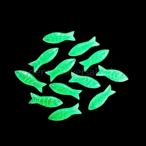 Pendentif en calcédoine verte naturelle en forme de poisson, 25 mm x 8 mm, pierre précieuse sculptée à la main, breloque en cristal, vente en gros, fabrication de bijoux en vrac - Product Image 1