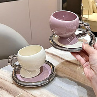 Seaygift Tasse à café en porcelaine inclinée à la crème européenne High sense ins Tasse en céramique vintage de luxe à la lumière nordique avec ensemble de soucoupes