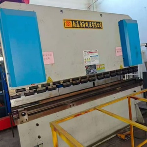เครื่องดัดเหล็กไฮดรอลิก CNC อัตโนมัติ รุ่น WC67K-200 สำหรับงานดัดแผ่นโลหะในงานก่อสร้าง - Product Image 2