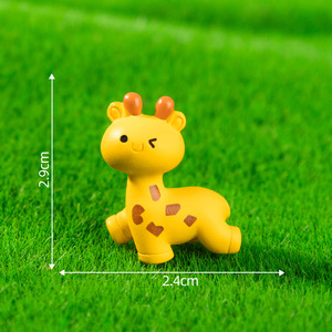 Mini figurines de girafe en résine, miniatures de girafe, ornements en résine pour micro-paysages DIY, accessoires pour maison de poupée féerique - Product Image 6