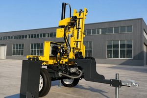 <span class=keywords><strong>Fendeuse</strong></span> de bûches verticale à moteur essence Kohler 14 CV de qualité commerciale avec prise de force hydraulique, convoyeur de sortie de 3,2 m et table de production - Product Image 4