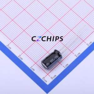 Condensateur électrolytique en aluminium à montage traversant UVR1V101MED, D6.3xL11mm, 100uF, 20%, 35V, 210mA-120Hz - Product Image 1