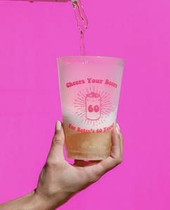 Vente en gros de gobelets en plastique givré réutilisables ZGBROTHERS de 16 oz pour les mariages et les fêtes, avec impression de logo personnalisé - Product Image 3