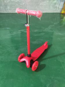 Fabricant chinois Kids Scooter pliant 3 roues Scooter électrique <span class=keywords><strong>pour</strong></span> enfants/scooter Pu roue clignotante - Product Image 5