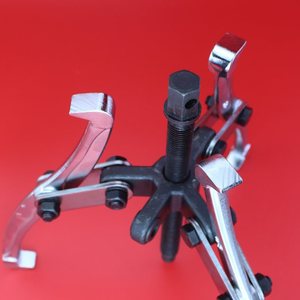 Extractor e instalador de roscas dañadas de dos y tres garras Lamar para tornillos pernos arenados - Product Image 4