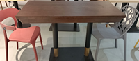 Table de restaurant en bois moderne, design contemporain, durable, mobilier commercial pour salle à manger, mobilier de restaurant