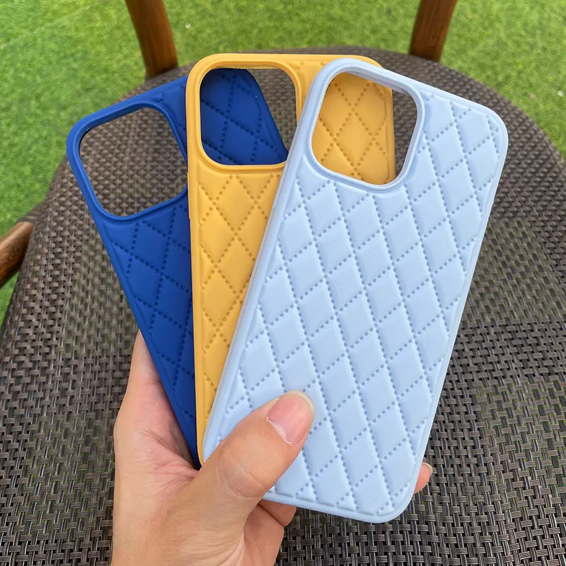 Classic Luxury Grid Silicone Design For Iphone 13 12 11 Pro Max Shockproof Silicone Grid Case For Iphone Cover