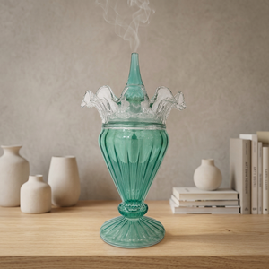 Brûleur d'encens aromatique artisanal en verre cristal vert menthe de luxe, design couronne, support décoratif écologique pour la décoration intérieure - Product Image 3