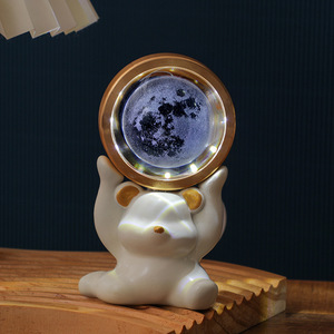 Veilleuse créative en forme de petit ours, gravée en 3D, style européen, en résine synthétique, boule de cristal, ornement de bureau, décoration de chambre - Product Image 4