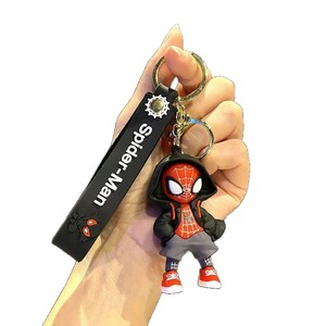 Portachiavi con Ciondolo a Forma di <span class=keywords><strong>Spider</strong></span>-<span class=keywords><strong>Man</strong></span> <span class=keywords><strong>Marvel</strong></span> con Cappuccio, Stile Cartoon, per Auto e Borsa, Piccolo Regalo all'Ingrosso - Product Image 5