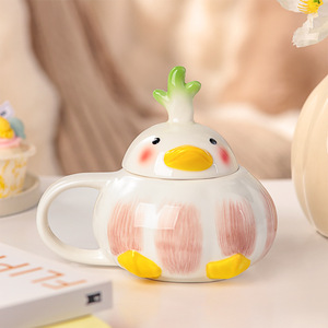 Taza de cerámica pintada a mano con dibujos animados bonitos, taza creativa, taza de <span class=keywords><strong>Patito</strong></span> con tapa, tazas de desayuno de cerámica para el hogar - Product Image 1