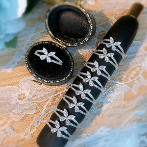 Anello di Diamanti F850 in Oro Bianco con Taglio Marquise, Diamante Naturale per Fidanzamento, Gioielli da Donna, Colore D - Product Image 4