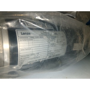 เซอร์โวมอเตอร์ Lenze รุ่น SSN40-1GHAR-056C22 3 เฟส 0.26 กิโลวัตต์ สำหรับระบบอัตโนมัติในอุตสาหกรรม - Product Image 1