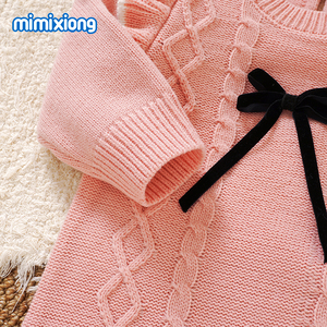 Elegante Tutina Rosa in Maglia per Neonata con Volant e Fiocco, Regalo Unico per Baby Shower, Outfit per il Ritorno a Casa del Neonato - Product Image 6