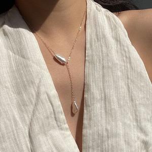 Collar de Moda Chapado en Oro de 14K con Perla Barroca Natural de Agua Dulce, Diseño Moderno y Elegante - Product Image 5