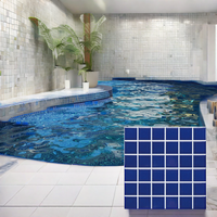 Carreau de mosaïque en céramique émaillée en porcelaine bleu ciel 48x48mm pour le sol de la piscine et les murs intérieurs Carreaux de bordure