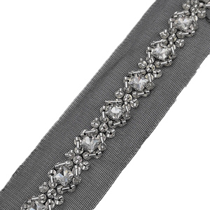 Nouveauté : Chaussures, chapeaux, sacs et accessoires de mariage de luxe, ornés de sequins, de perles et de dentelle, faits à la main - Écologiques - Product Image 3