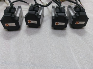 มอเตอร์ AC รุ่น LANSI Fit สำหรับ R88M-G40030T-S2 G-Series กำลังไฟ 400 วัตต์ แรงดันไฟฟ้า 200 โวลต์กระแสสลับ ความเร็วรอบ 1.3 นิวตันเมตร ของแท้ใหม่เอี่ยม - Product Image 5