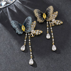 MUYU Exotic Butterfly Brooch Zircon Embroidery Women's Party Pin - Product Image 4