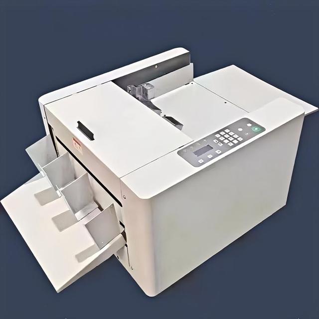 CCA-330  Photo Digital Cutting Machine Automatic A3+ Business Card Slitter With Cutting Size Can Be Set Freely