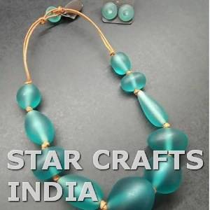 Nuevo collar de lujo corto de resina hecho a mano con acabado atractivo, collar de cuentas gruesas de lujo, pulsera, joyería de moda de resina Premium - Product Image 5