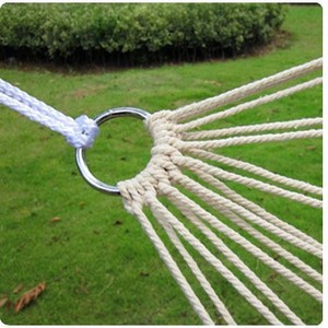 Hamaca de Cuerda de Algodón Portátil para Interiores y Exteriores con Bolsa de Tela y Cuerda, Capacidad de Carga de 100 kg, Hecho en Zhejiang - Product Image 3