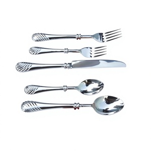 Ensemble de couverts réutilisables en acier inoxydable de haute qualité, 100 % sans danger pour les aliments, finition métallique argentée, au meilleur prix - Product Image 1