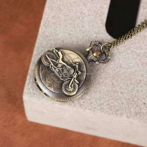 Commercio all'ingrosso della fabbrica orologi <span class=keywords><strong>da</strong></span> tasca <span class=keywords><strong>Vintage</strong></span> al quarzo moda stile antico collana che vende orologi <span class=keywords><strong>da</strong></span> tasca modello moto - Product Image 4