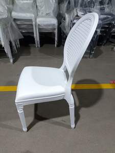 화이트 블랙 PP 플라스틱 그물 O 다시 현대 쌓을 수있는 식당 웨딩 의자 - Product Image 4