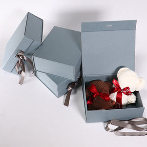 Scatole di abbigliamento di lusso personalizzate per imballaggio in cartone vestiti/<span class=keywords><strong>scarpe</strong></span> scatola regalo magnetica bianca opaca con nastro - Product Image 4