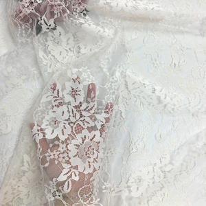 Tessuto in Pizzo <span class=keywords><strong>Ricamato</strong></span> Floreale <span class=keywords><strong>Nero</strong></span> 100% Poliestere <span class=keywords><strong>Tulle</strong></span> a Rete per Decorazione di Abiti da Sposa e Vestiti - Product Image 3