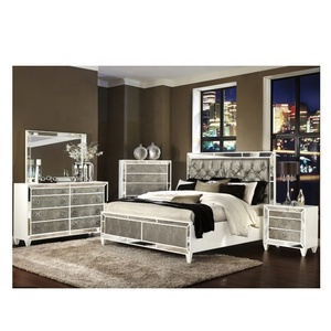 Juego de Muebles de Dormitorio Contemporáneo King-Size, Cama Suave de Madera Maciza con Espejo para Parejas, Uso Doméstico - Product Image 1