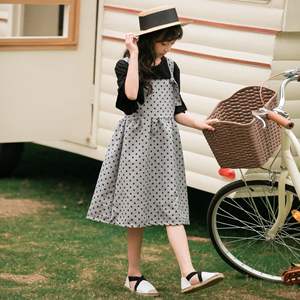 Vente en gros : Robe indienne décontractée en satin à bretelles pour l'été, disponible en ligne. Recherche de distributeur. - Product Image 4