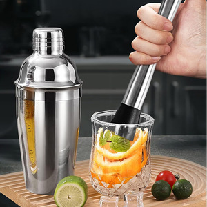 Ensemble de 6 outils de bar à cocktails en acier inoxydable avec coffret cadeau pour Noël, les fêtes, un mariage ou un cadeau de pendaison de crémaillère - Product Image 4