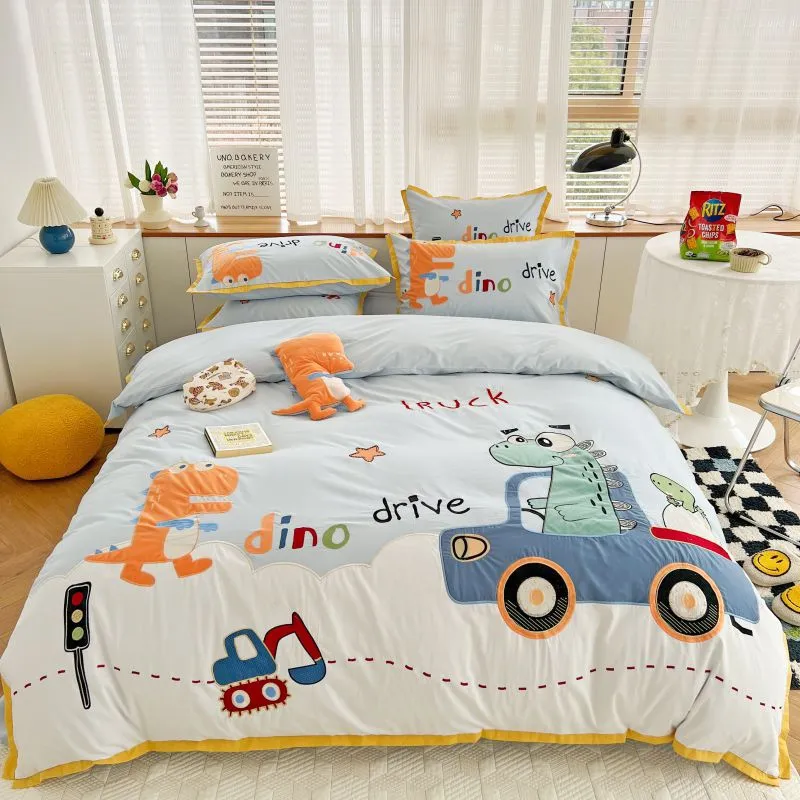 Dễ thương phim hoạt hình xe màu xanh thêu Khăn trải giường tất cả các mùa bé trai rửa sạch bông QUILT Cover trẻ em 'Bộ đồ giường đặt bán buôn