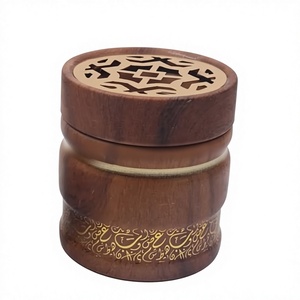 Elegante Quemador de Incienso Árabe de Madera de Sándalo Hecho a Mano, Diseño Único, Fragancia para el Hogar, Religioso Islámico, Ecológico - Product Image 1