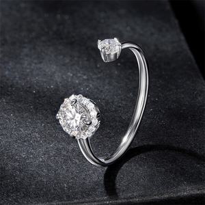 उच्च गुणवत्ता 925 चांदी के गहने और खुले उंगली के छल्ले वाले कपड़े पहने महिलाएं शादी की मोइससानाइट - Product Image 5