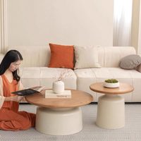 Juego de Mesa de Centro Redonda Estilo Crema AntNovelty con Superficie de Madera, Mesa Auxiliar Móvil para Sala de Estar, Apartamento Pequeño, Casa de Huéspedes