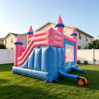 Château gonflable géant rose et bleu pour événements commerciaux, conforme à la norme EN14960, pour stimuler les revenus de location d'équipements événementiels en extérieur