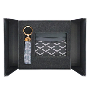 Cartera de Tarjetas Ultrafina y Elegante, Porta Tarjetas Personalizado de Lujo, Porta Tarjetas de PVC Premium con Llavero y Caja de Lujo - Product Image 3