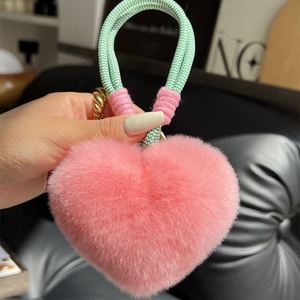 Porte-clés en peluche 10 cm, en fourrure de lapin, avec cordon de main, pompon moelleux, motif cœur d'amour mignon, pendentif pour sac à dos - Product Image 4