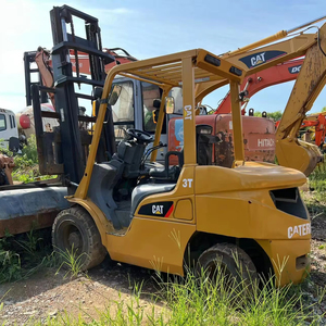 Montacargas Usado de Segunda Mano en Venta, Maquinaria para Movimiento de Tierras CAT FD30 - Product Image 1