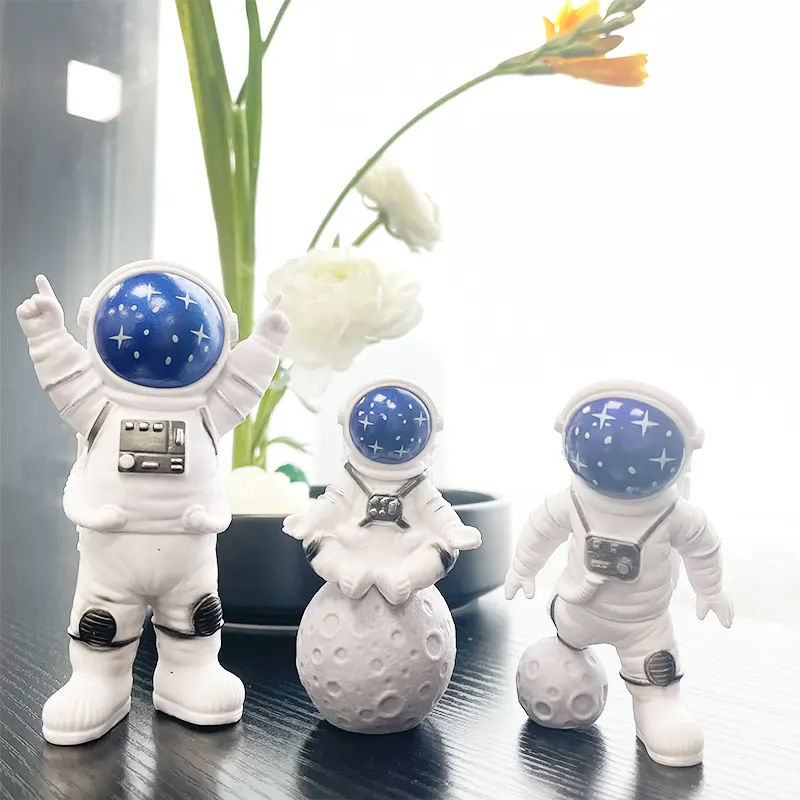 Özel akrilik peri insan astronot alien oyuncak şekil heykelcik karakter 3d hatıra özel figürler ve heykelleri