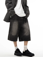 Short en jean personnalisé vintage délavé au soleil pour hommes avec broderie de singe technique de trou de couleur claire style streetwear pour l'été