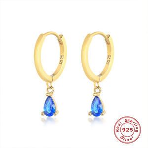 Pendientes de Plata de Ley S925 con Forma de Gota de Agua Geométrica, con Diamantes, Minimalistas, Creativos y Modernos - Product Image 2