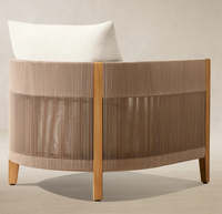 Chaise longue en teck Balmain résistante aux intempéries, aux UV et à l'eau, pour patio extérieur moderne